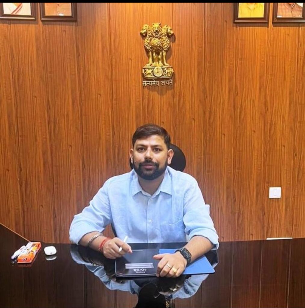 IAS Pradeep Kumar Dwivedi